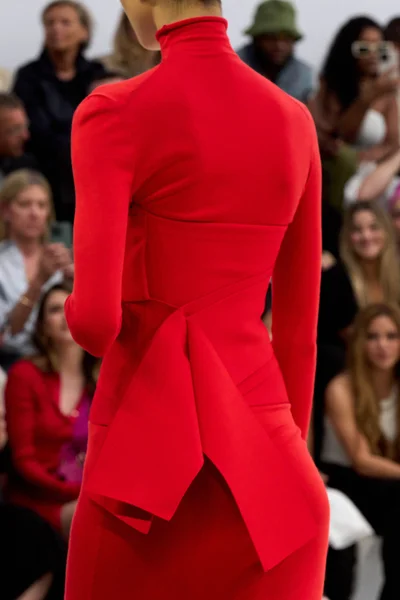 Look 28